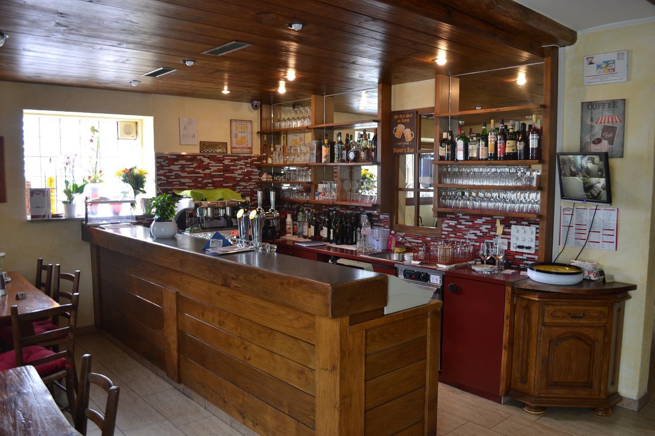 Ristorante Del Ponte Bed & Breakfast Cugnasco Exterior foto
